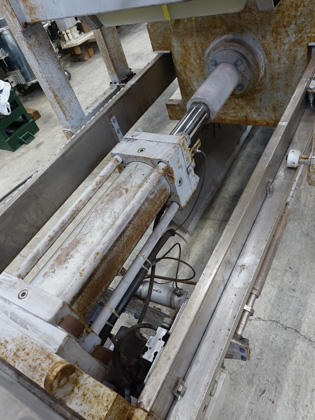 小型<br>全自動<br>圧搾式<br>フィルター<br>プレス