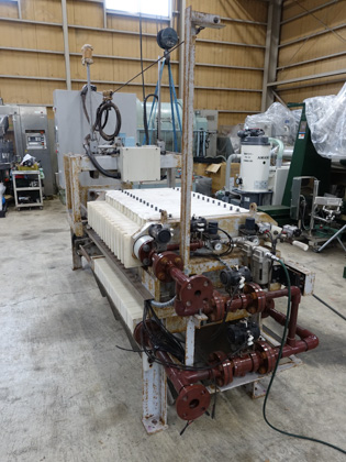 小型<br>全自動<br>圧搾式<br>フィルター<br>プレス