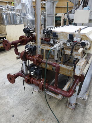 小型<br>全自動<br>圧搾式<br>フィルター<br>プレス