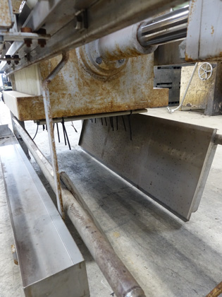 小型<br>全自動<br>圧搾式<br>フィルター<br>プレス