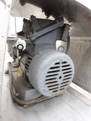 スパークラー<br>フィルター<br><br>多段濾過