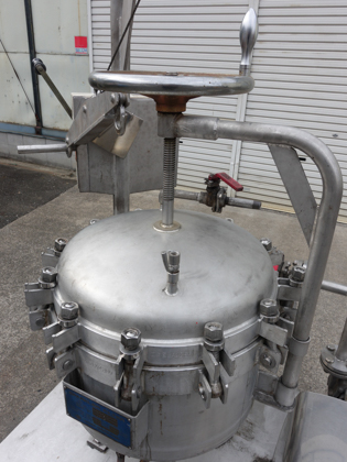 スパークラー<br>フィルター<br><br>多段濾過