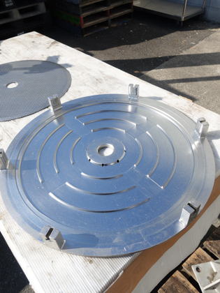 スパークラー<br>フィルター<br><br>多段濾過