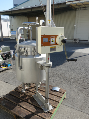 スパークラー<br>フィルター<br><br>多段濾過