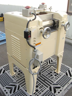 三本<br>ロールミル