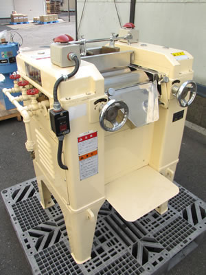 三本<br>ロールミル