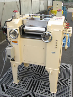 三本<br>ロールミル