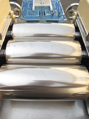 三本<br>ロールミル