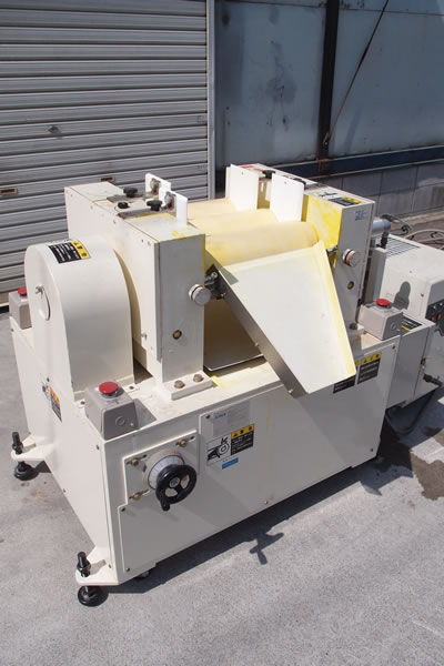 セラミック<br>三本<br>ロールミル