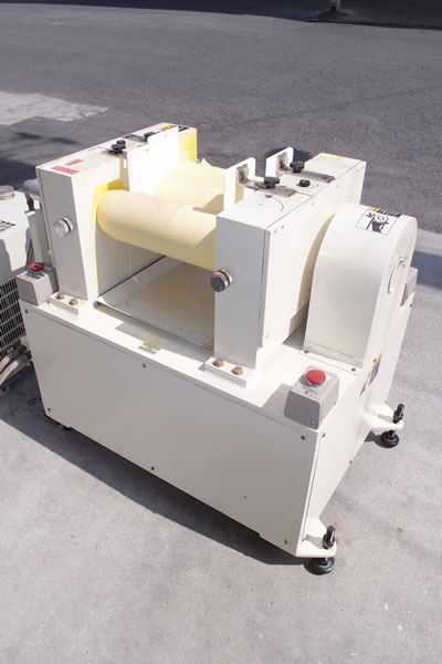 セラミック<br>三本<br>ロールミル