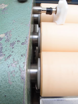 セラミック<br>小型<br>テスト機<br>三本ロール