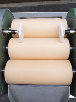 セラミック<br>小型<br>テスト機<br>三本ロール