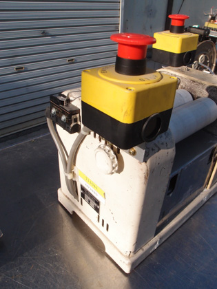 卓上型<br>三本<br>ロールミル