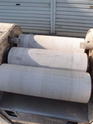 卓上型<br>三本<br>ロールミル