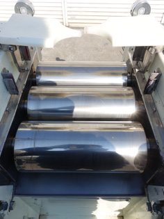 三本<br>ロールミル