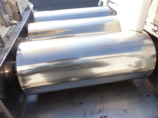 三本<br>ロールミル