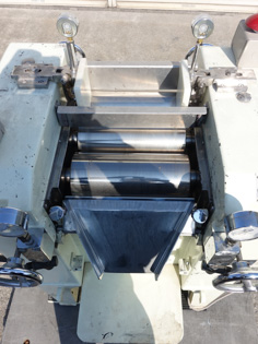 三本<br>ロールミル