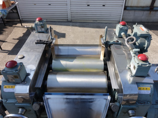 三本<br>ロールミル