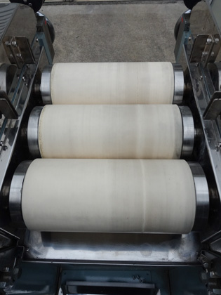 アルミナセラミック<br>3本ロールミル