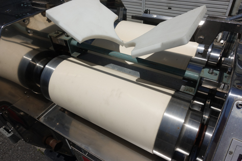 セラミック<br>3本ロール<br><br>新品ロール<br>付属<br>