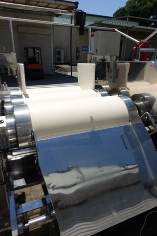 セラミック<br>3本ロール<br><br>新品ロール<br>付属<br>