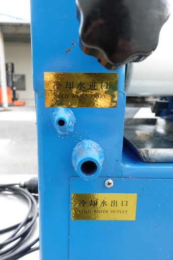 セラミック<br>三本ロールミル