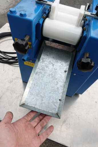 セラミック<br>三本ロールミル