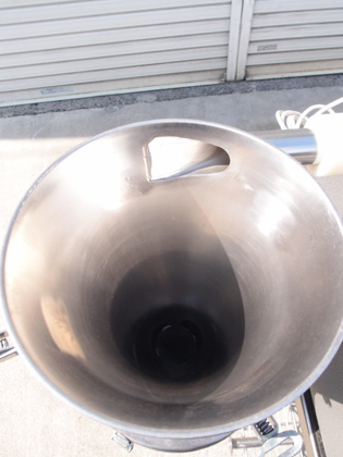 超遠心<br>粉砕機<br>UCM