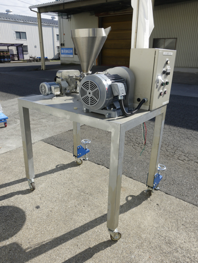 微粉砕機<br>アトマイザー<br>（片持ち型）
