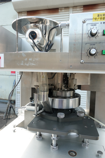 ロータリー式<br>打錠機