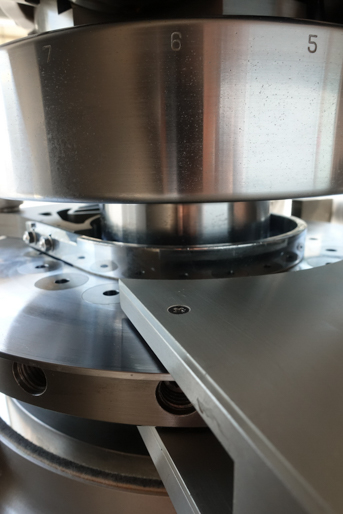 ロータリー式<br>打錠機