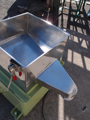 角形遊動<br>ふるい機<br><br>ジャイロ<br>シフター