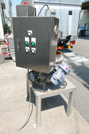 つばさ式<br>円形<br>振動ふるい機