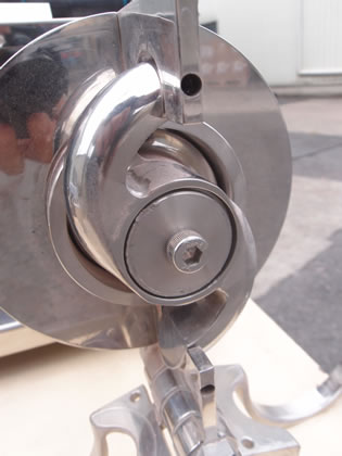 グラニュ<br>マスター<br><br>横押出し<br>造粒装置