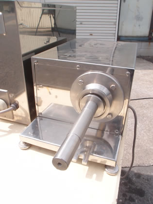 グラニュ<br>マスター<br><br>横押出し<br>造粒装置