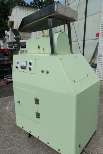 造粒機<br><br>ファインリューザー