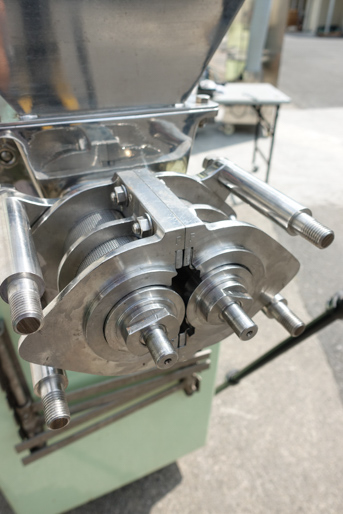 造粒機<br><br>ファインリューザー