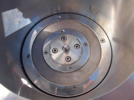 スパイラ<br>フロー<br><br>複合型造粒<br>コーティング<br>装置<br>（混合・造粒<br>コーティング、<br>乾燥）