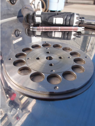 スパイラ<br>フロー<br><br>複合型造粒<br>コーティング<br>装置<br>（混合・造粒<br>コーティング、<br>乾燥）