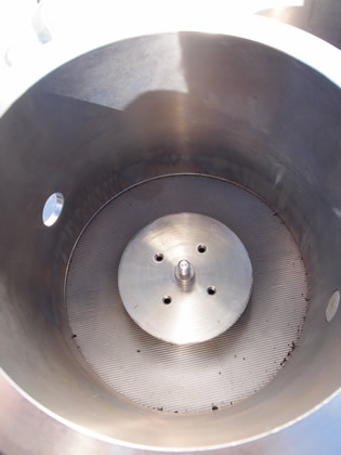 スパイラ<br>フロー<br><br>複合型造粒<br>コーティング<br>装置<br>（混合・造粒<br>コーティング、<br>乾燥）