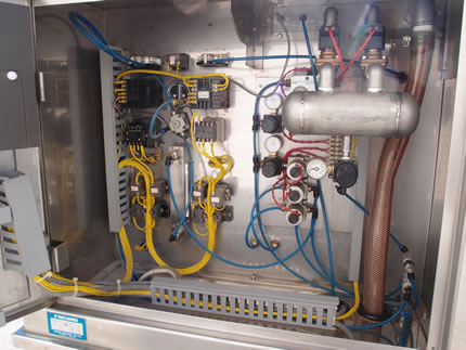 スパイラ<br>フロー<br><br>複合型造粒<br>コーティング<br>装置<br>（混合・造粒<br>コーティング、<br>乾燥）