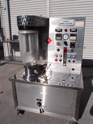 スパイラ<br>フロー<br><br>複合型造粒<br>コーティング<br>装置<br>（混合・造粒<br>コーティング、<br>乾燥）