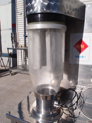 スパイラ<br>フロー<br><br>複合型造粒<br>コーティング<br>装置<br>（混合・造粒<br>コーティング、<br>乾燥）