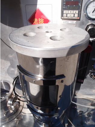 スパイラ<br>フロー<br><br>複合型造粒<br>コーティング<br>装置<br>（混合・造粒<br>コーティング、<br>乾燥）