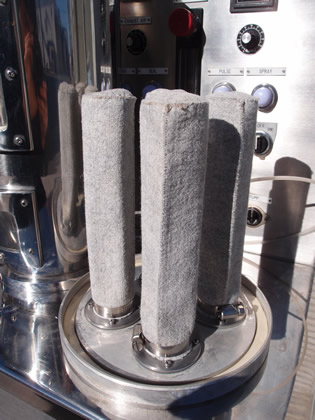 スパイラ<br>フロー<br><br>複合型造粒<br>コーティング<br>装置<br>（混合・造粒<br>コーティング、<br>乾燥）