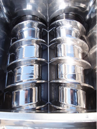 ファン<br>リューザー<br><br>押出造粒機