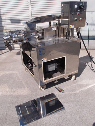 ファン<br>リューザー<br><br>押出造粒機