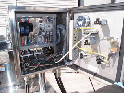 ファン<br>リューザー<br><br>押出造粒機