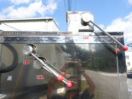 外観ステンレス仕様<br>箱型棚段式熱風乾燥機<br>(3号機)