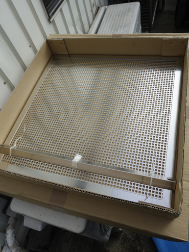 爆発放散口<br>(ベント)付き<br>箱型棚段式<br>熱風乾燥機<br><br>